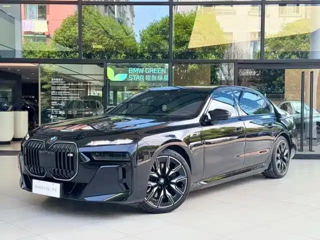BMW i7 M70L 2023 Model