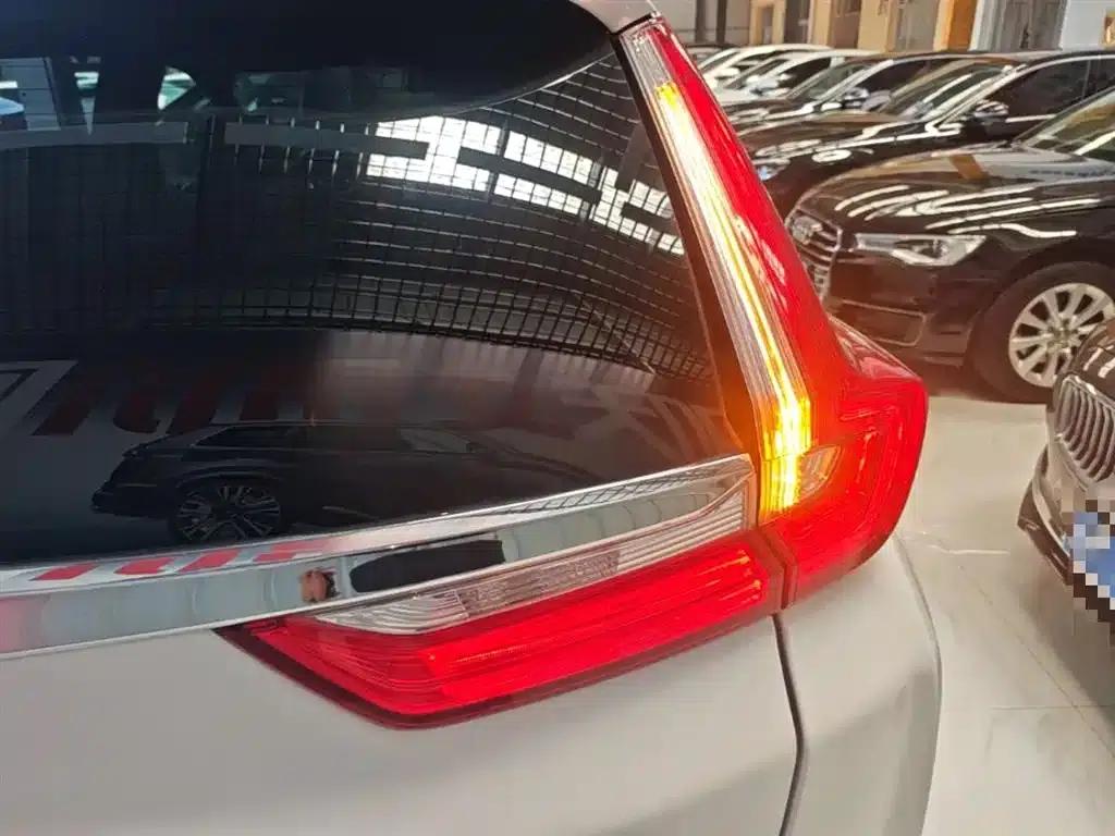 Honda CR-V 2017 240TURBO CVT 4WD Premium Edition — миниатюра 8