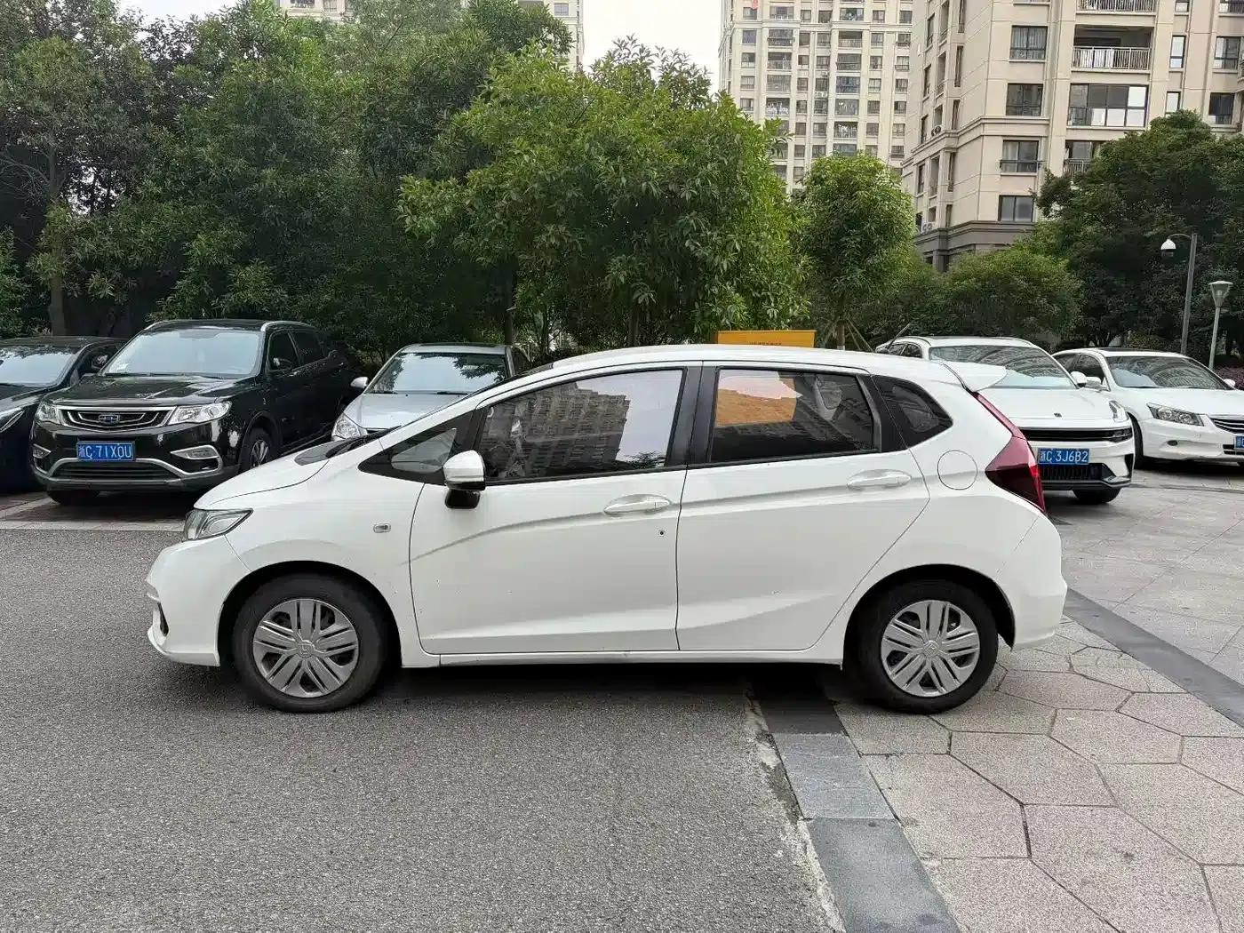 Honda Fit 2018 1.5L CVT Comfort Edition — миниатюра 3