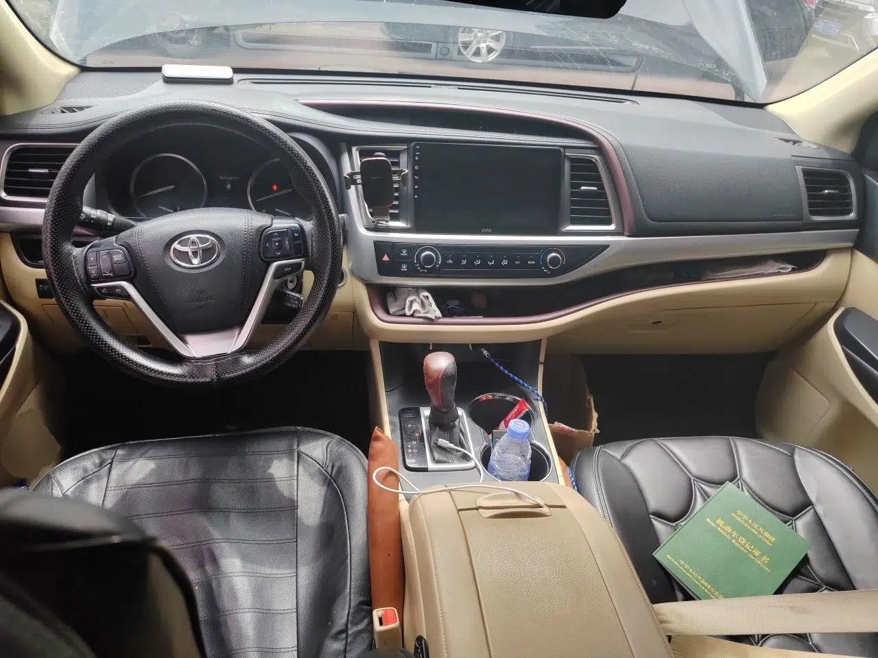 Toyota Highlander 2015 2.0T Four-Wheel Drive Elite Edition 7-Seater — миниатюра 9