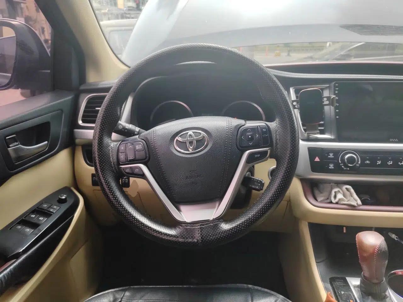 Toyota Highlander 2015 2.0T Four-Wheel Drive Elite Edition 7-Seater — миниатюра 10