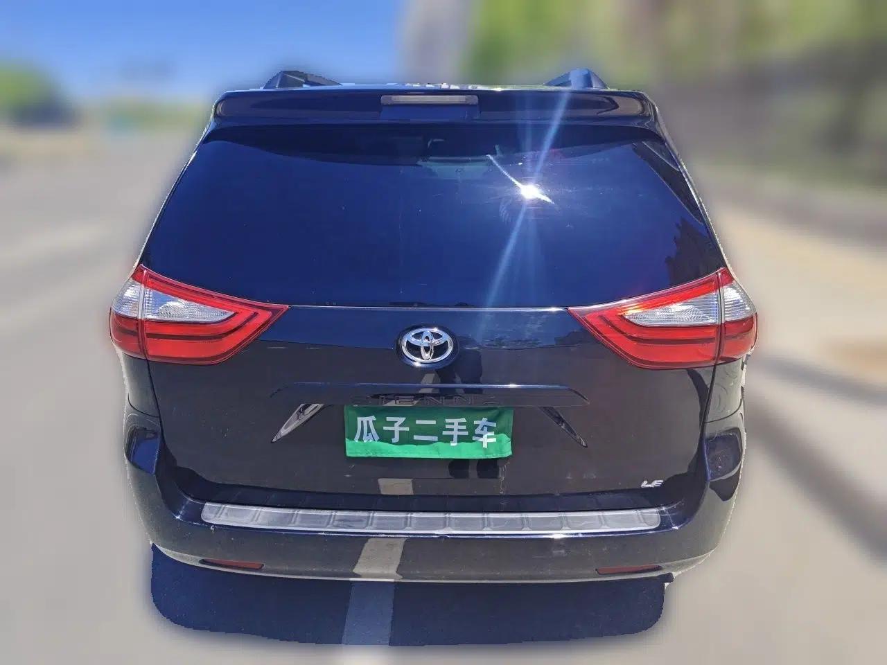 Toyota SIENNA 2015 3.5L Two-Wheel Drive LE — миниатюра 5