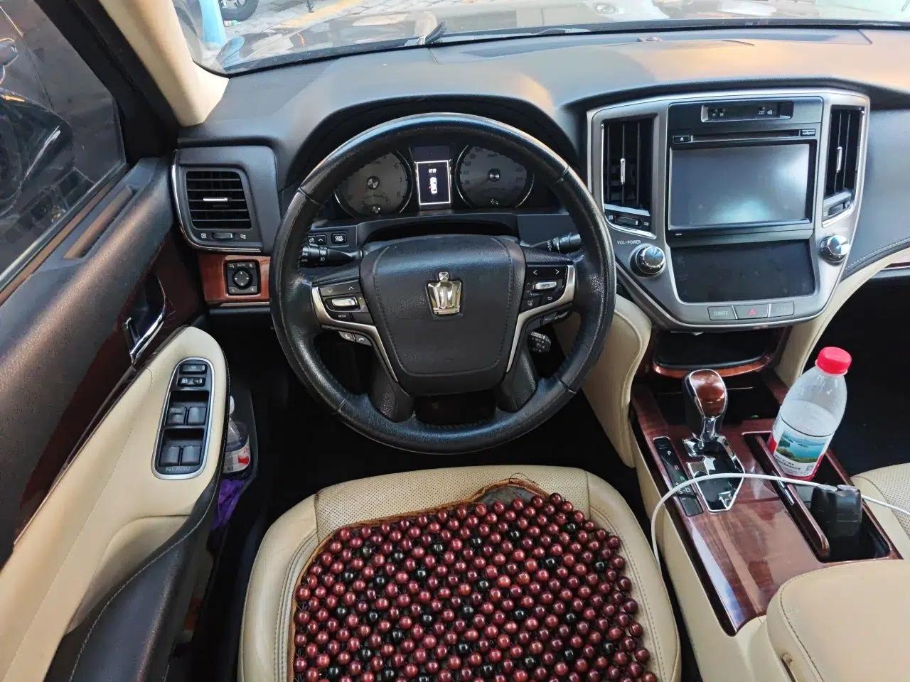 Toyota Crown 2015 2.0T Fashion Edition — миниатюра 10