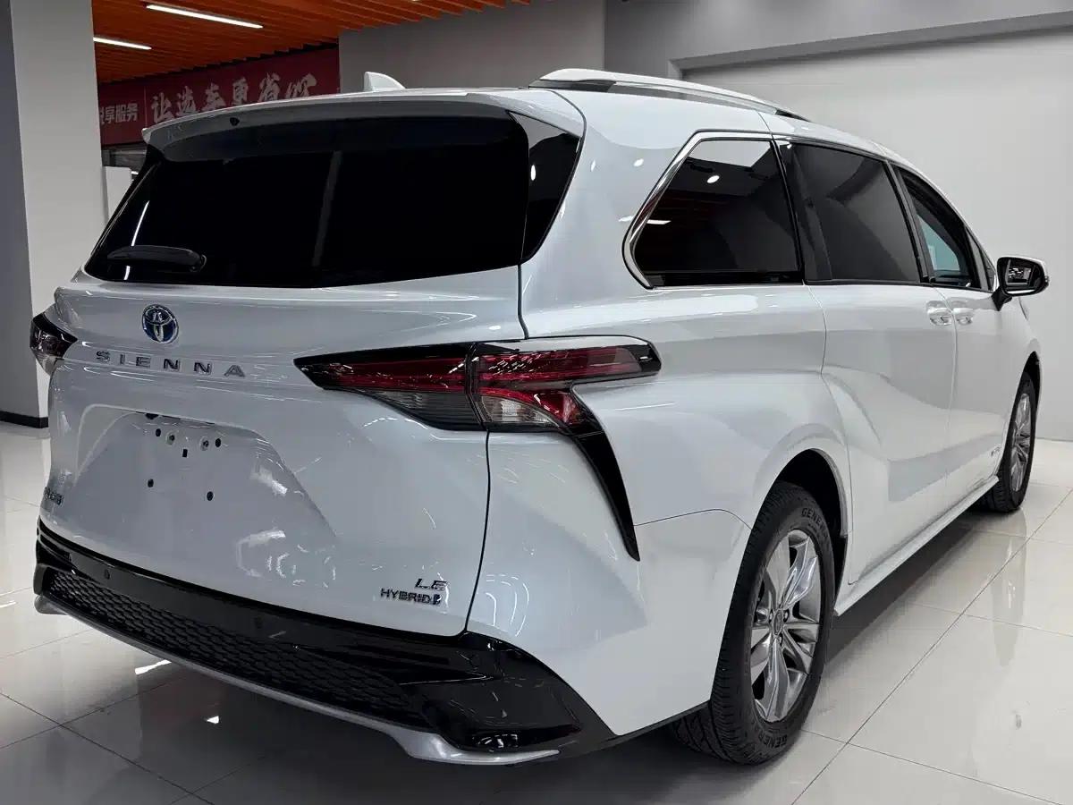 2023 Sienna 2.5L Hybrid Comfort Edition — миниатюра 5