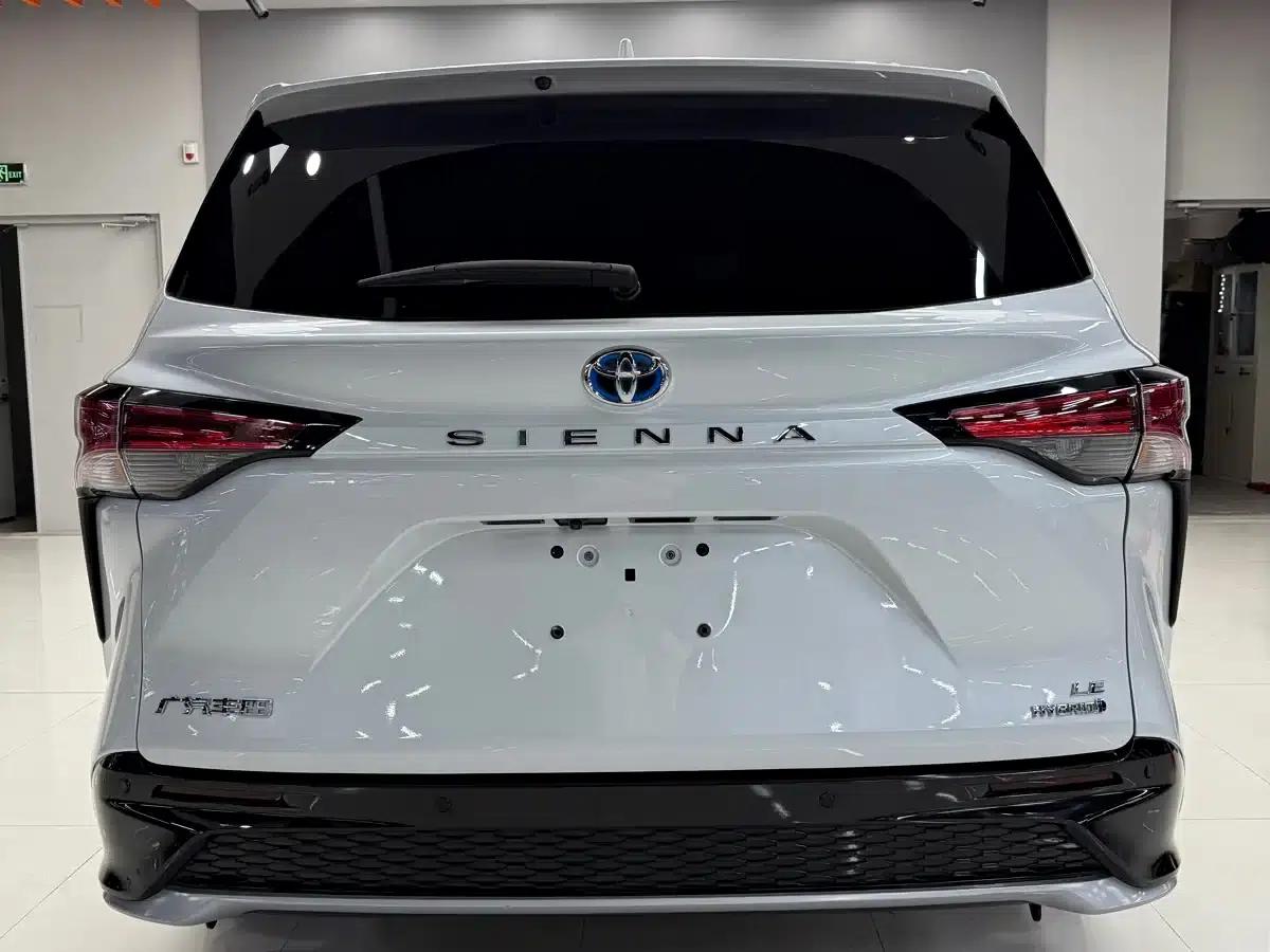 2023 Sienna 2.5L Hybrid Comfort Edition — миниатюра 6