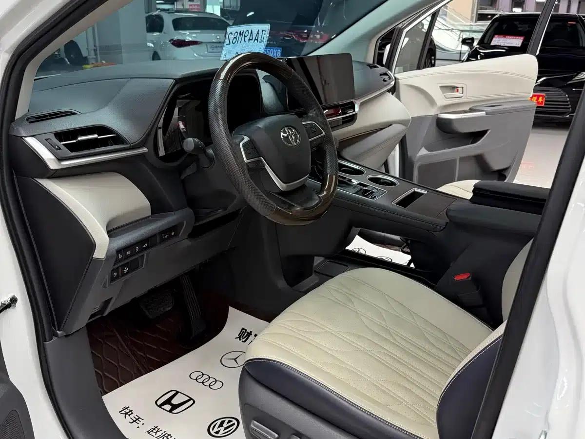 2023 Sienna 2.5L Hybrid Comfort Edition — миниатюра 10