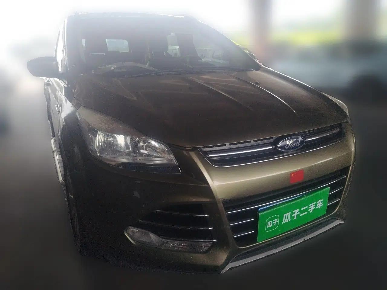 Ford Kuga 2015 1.5L GTDi Two-Wheel Drive Fashion Edition — миниатюра 3