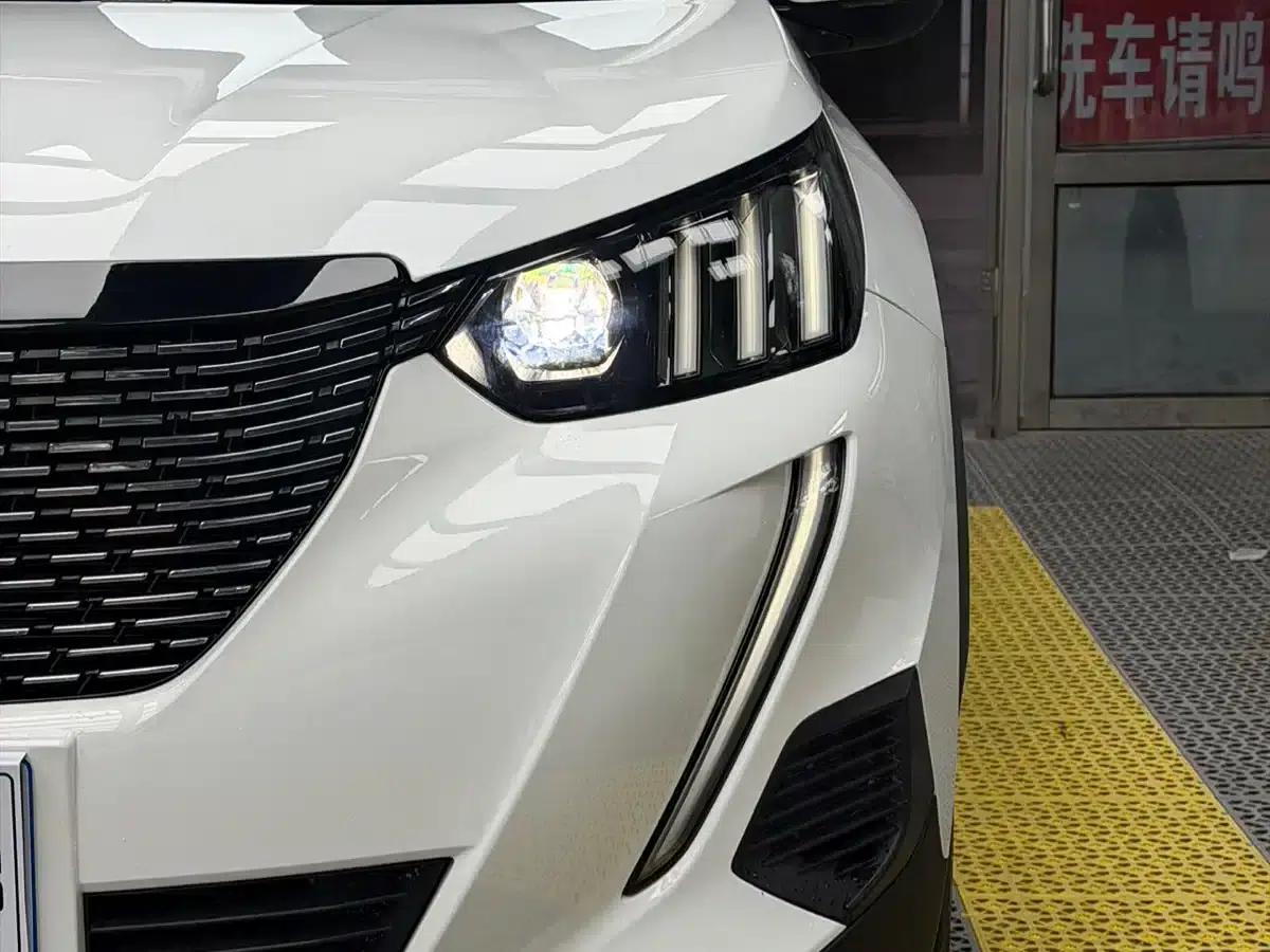Peugeot 2008 2022 230THP THE ONE — миниатюра 7