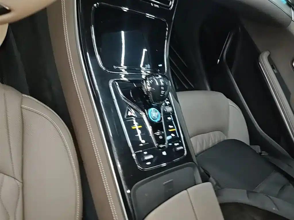 Han 2025 DM-i 125KM Elite — миниатюра 14