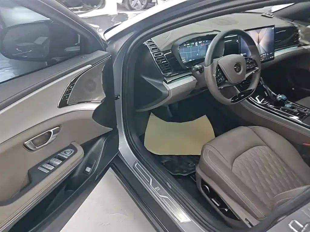 Han 2025 DM-i 125KM Elite — миниатюра 16