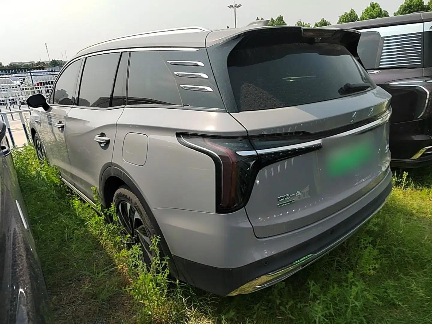 Hongqi HS7 PHEV 2024 2.0T PHEV Four-Wheel-Drive Flagship Edition 6 Seats — миниатюра 4