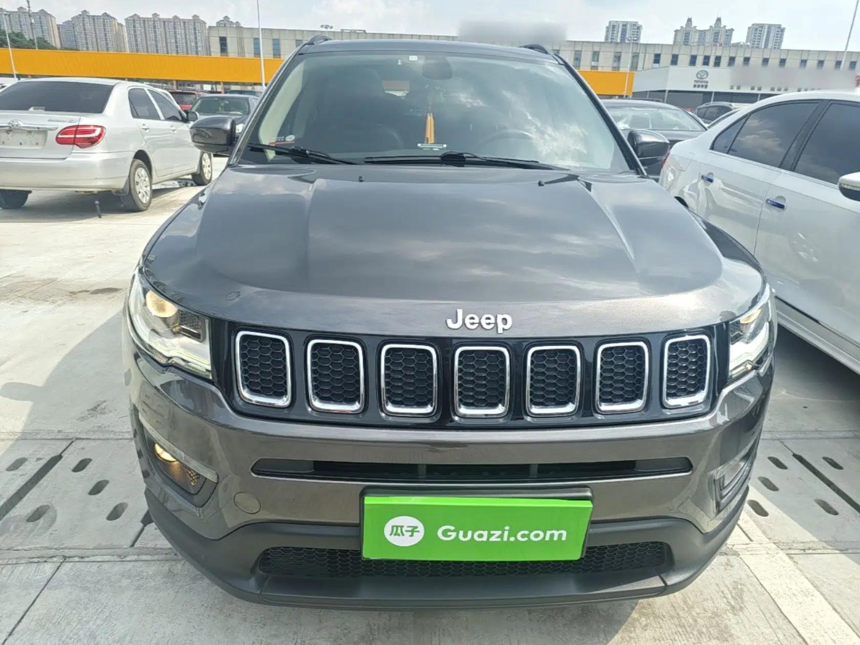 Jeep Compass 2019 200T Automatic Family Edition - Connected Large Screen Version — миниатюра 2