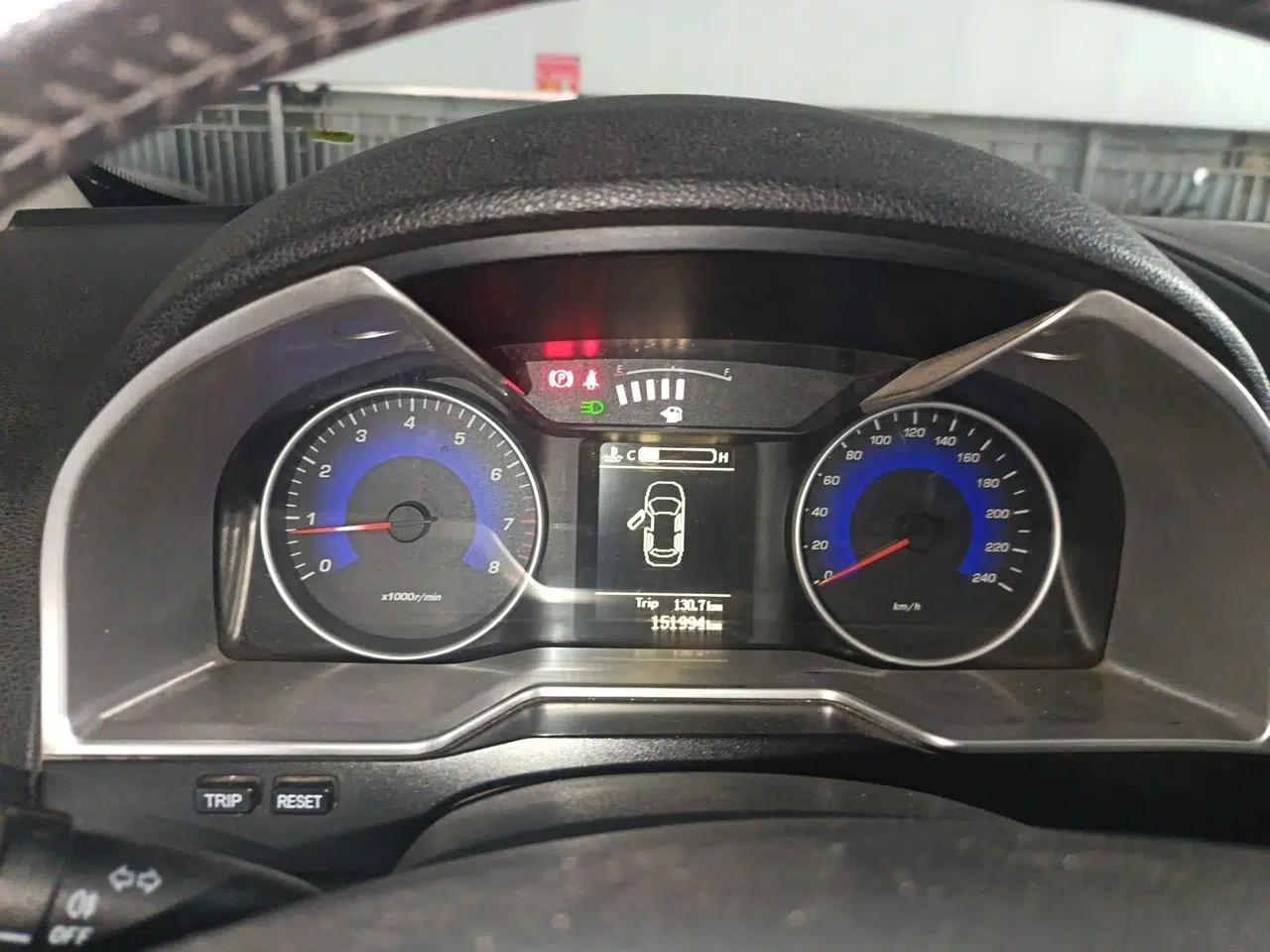 Geely Auto Emgrand 2014 Sedan 1.5L Manual Elite Model — миниатюра 11