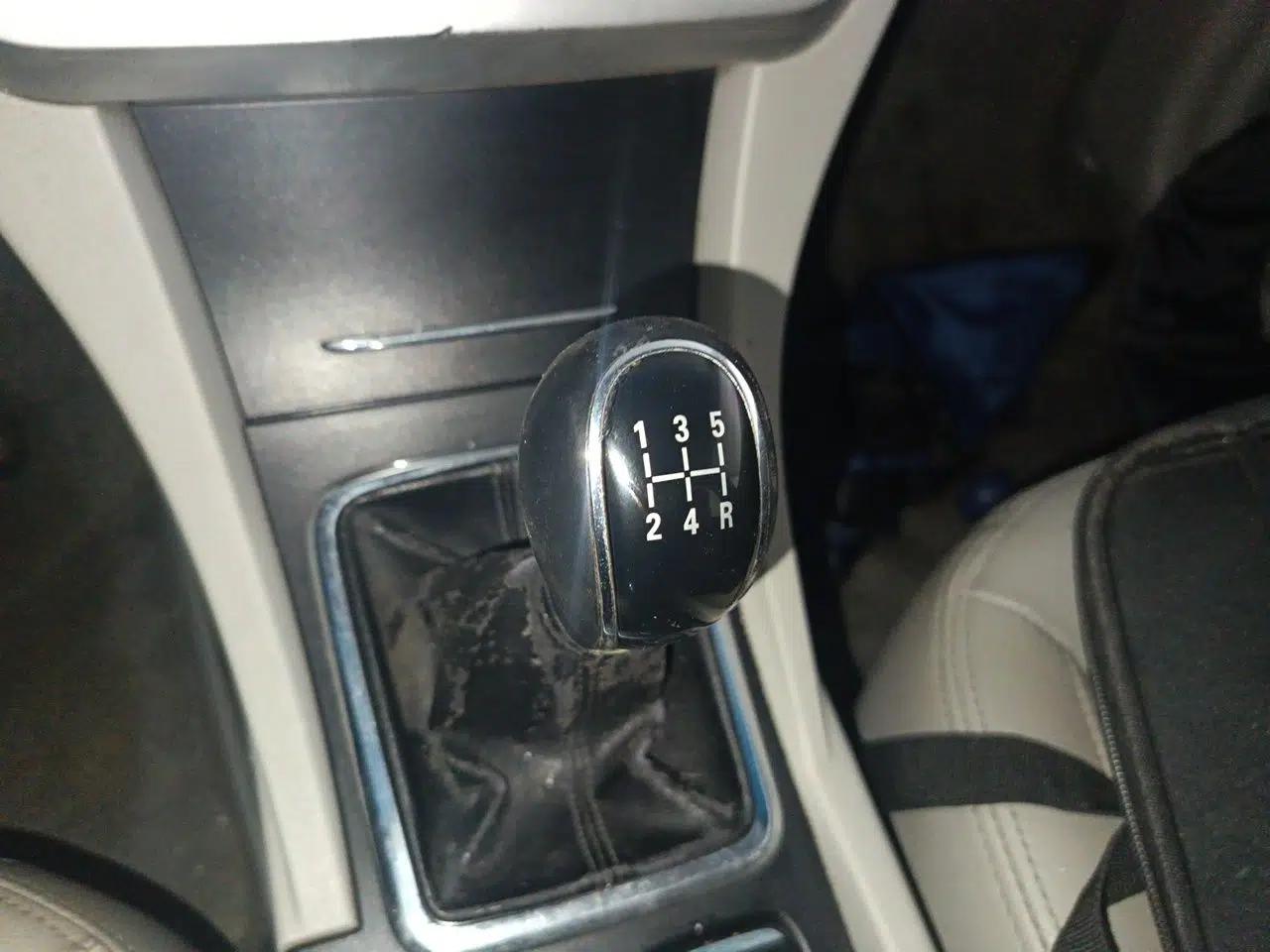 Geely Auto Emgrand 2014 Sedan 1.5L Manual Elite Model — миниатюра 14