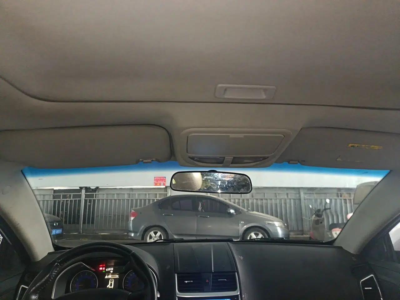 Geely Auto Emgrand 2014 Sedan 1.5L Manual Elite Model — миниатюра 18