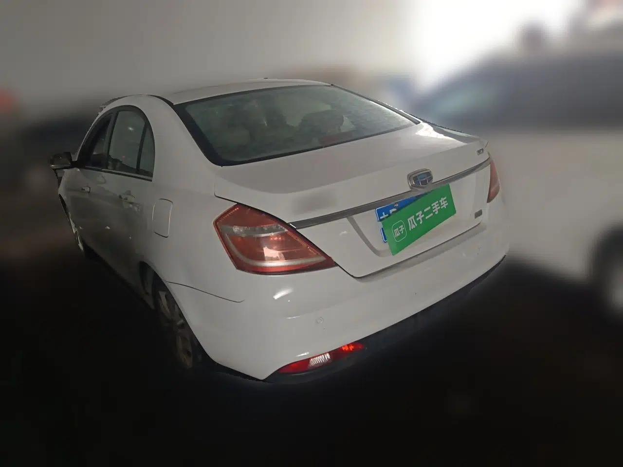 Geely Auto Emgrand 2014 Sedan 1.5L Manual Elite Model — миниатюра 4