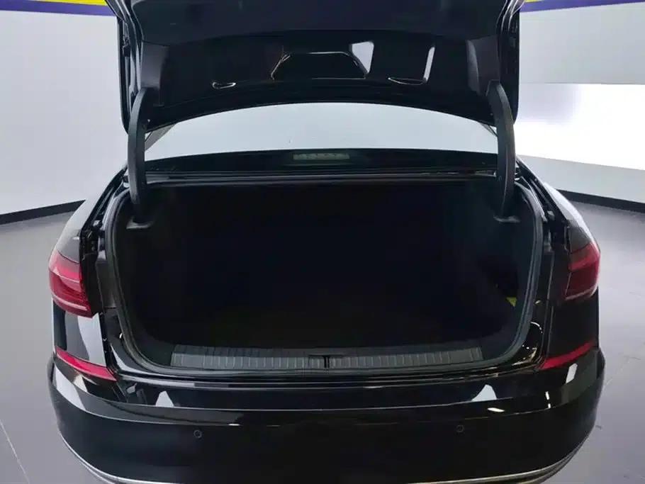 2022 Volkswagen Passat 330TSI Elite Edition — миниатюра 4