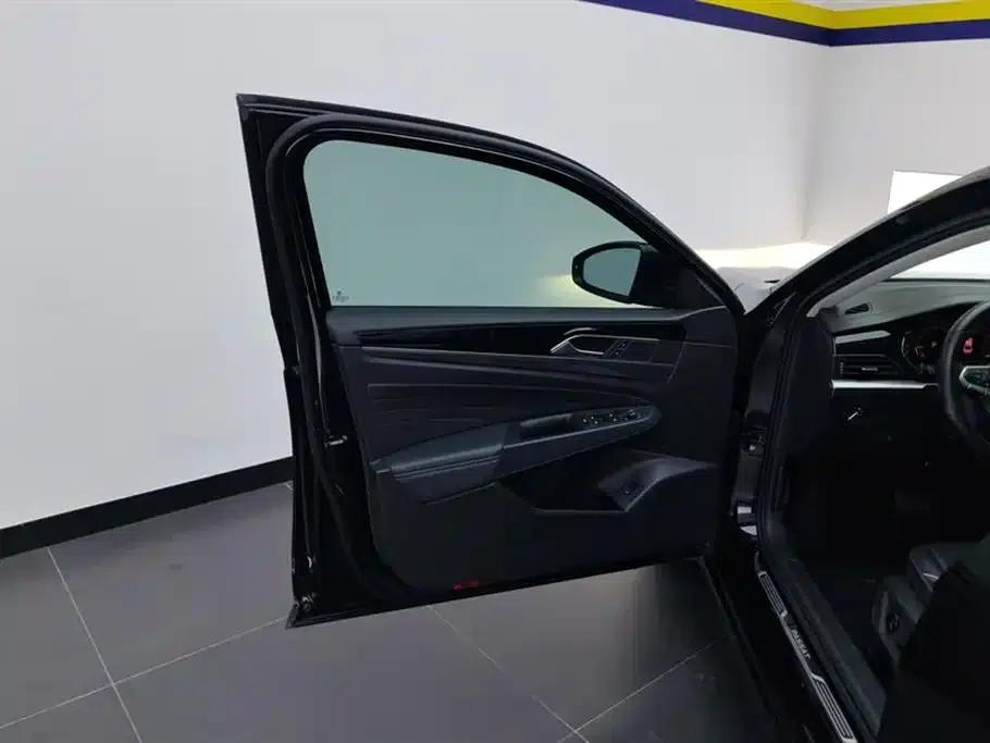 2022 Volkswagen Passat 330TSI Elite Edition — миниатюра 7