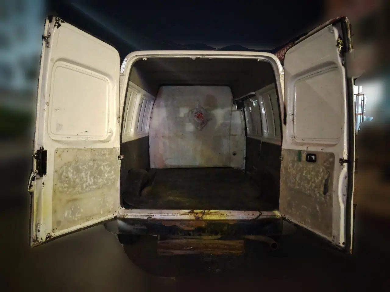 JMC Transit 2017 2.8T Commercial Version Short Wheelbase Mid-Roof 3-Seater JX493 — миниатюра 19