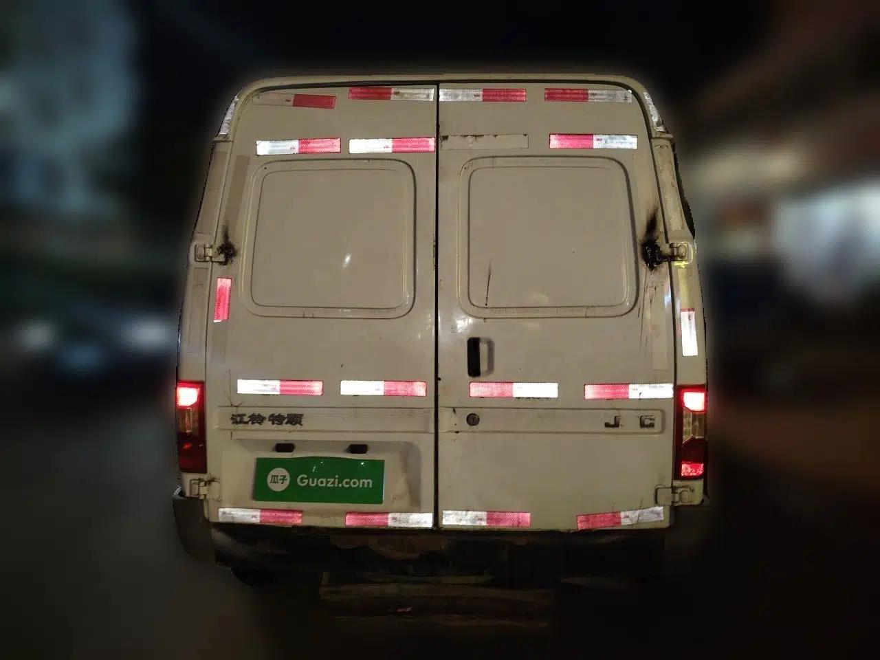 JMC Transit 2017 2.8T Commercial Version Short Wheelbase Mid-Roof 3-Seater JX493 — миниатюра 5