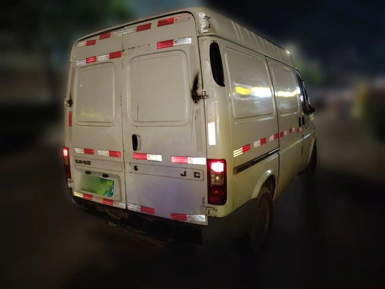 JMC Transit 2017 2.8T Commercial Version Short Wheelbase Mid-Roof 3-Seater JX493 — миниатюра 6