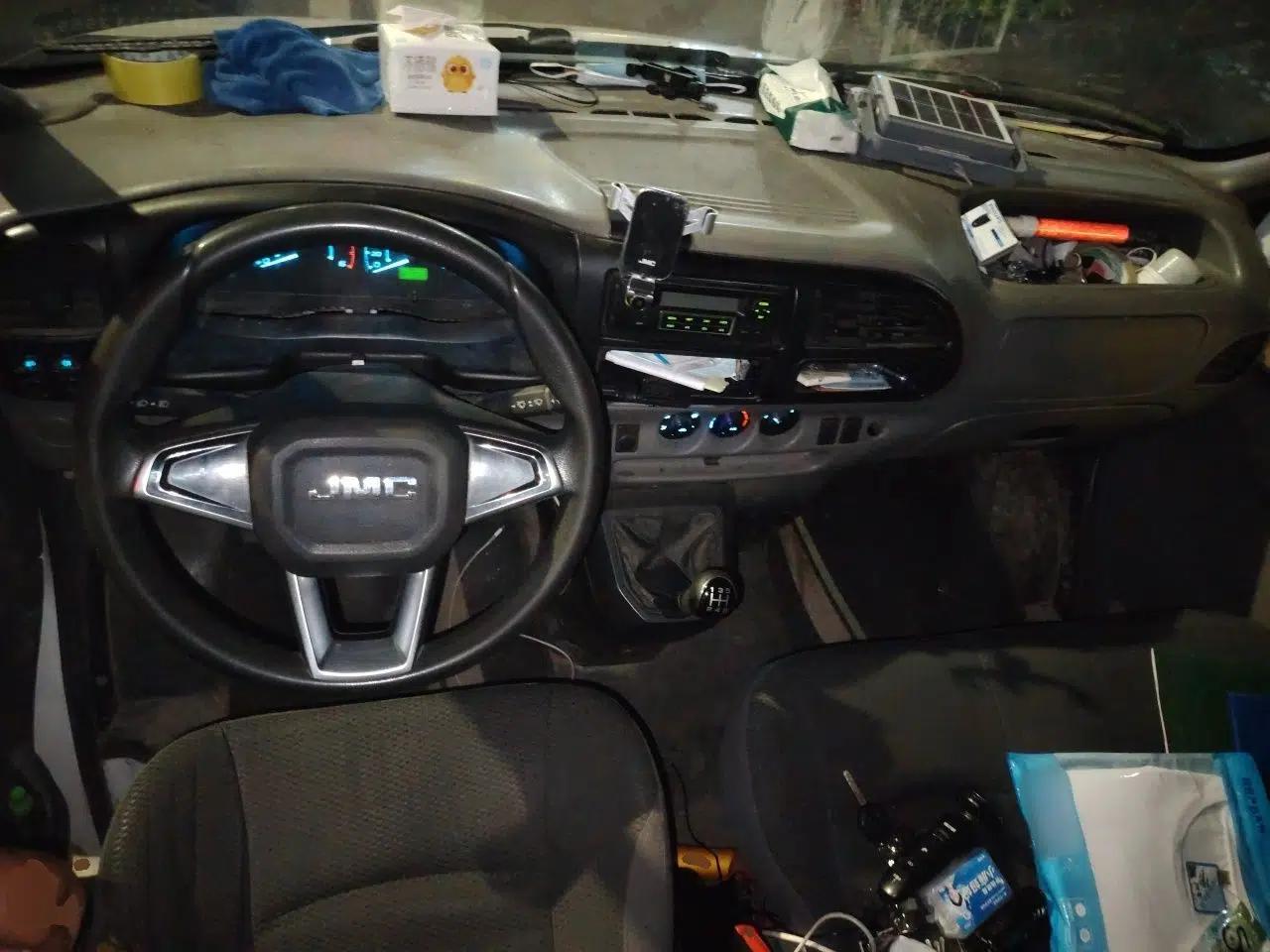 JMC Transit 2017 2.8T Commercial Version Short Wheelbase Mid-Roof 3-Seater JX493 — миниатюра 9