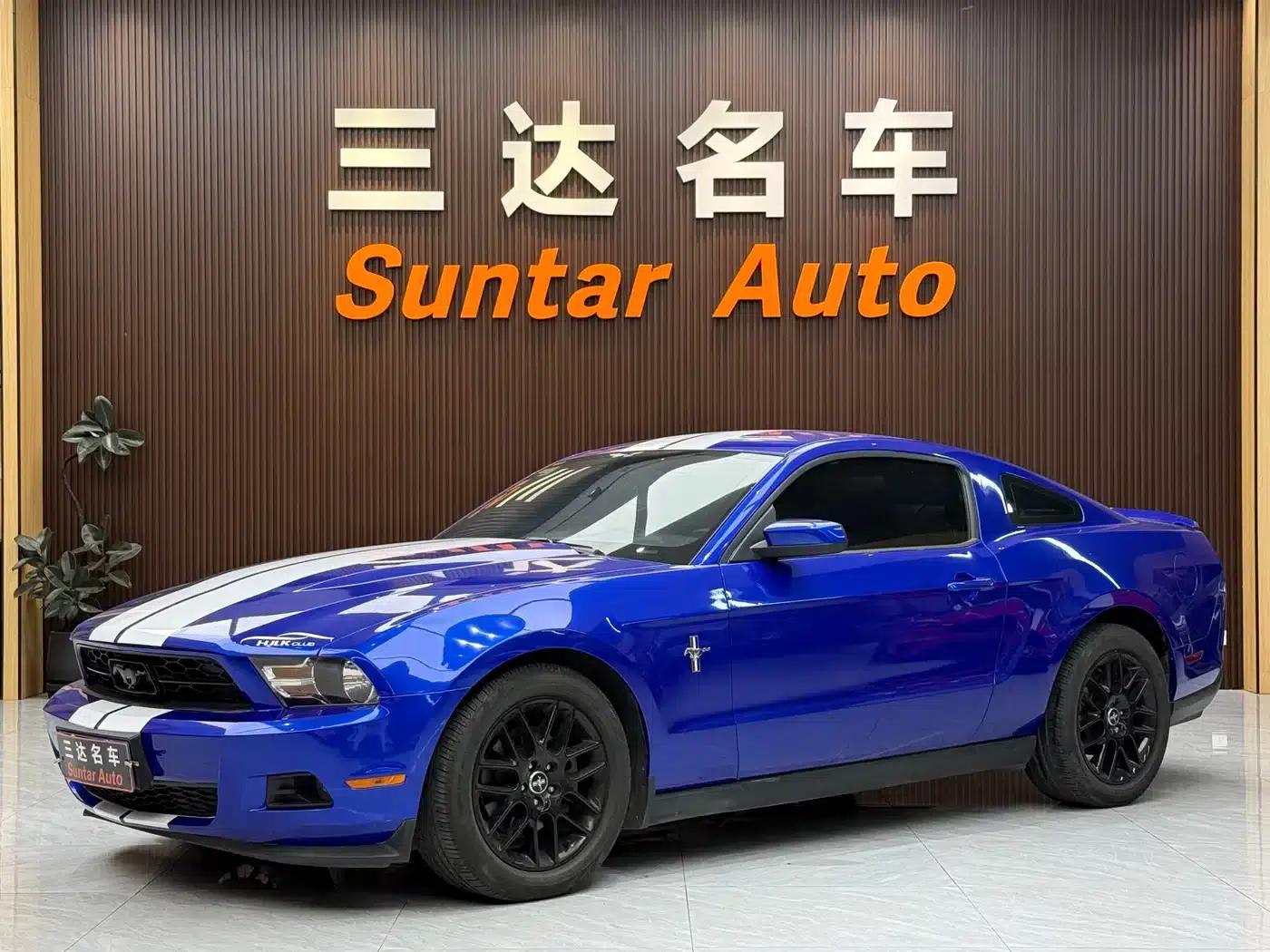 2012 Mustang 3.7L V6 Automatic Luxury — миниатюра 1