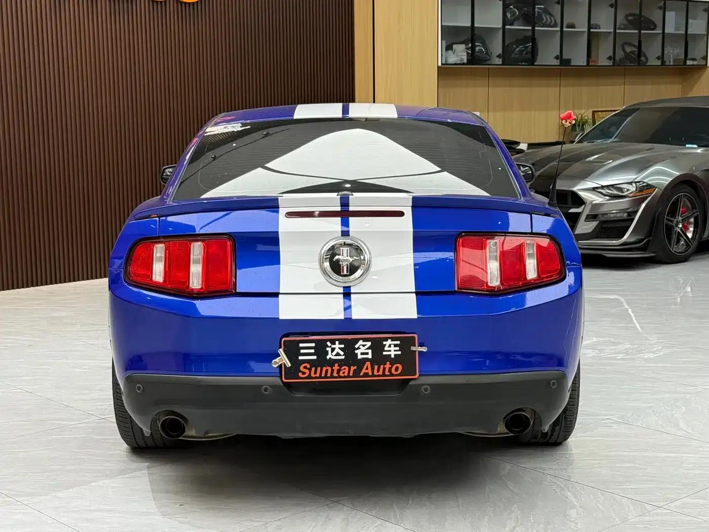 2012 Mustang 3.7L V6 Automatic Luxury — миниатюра 5