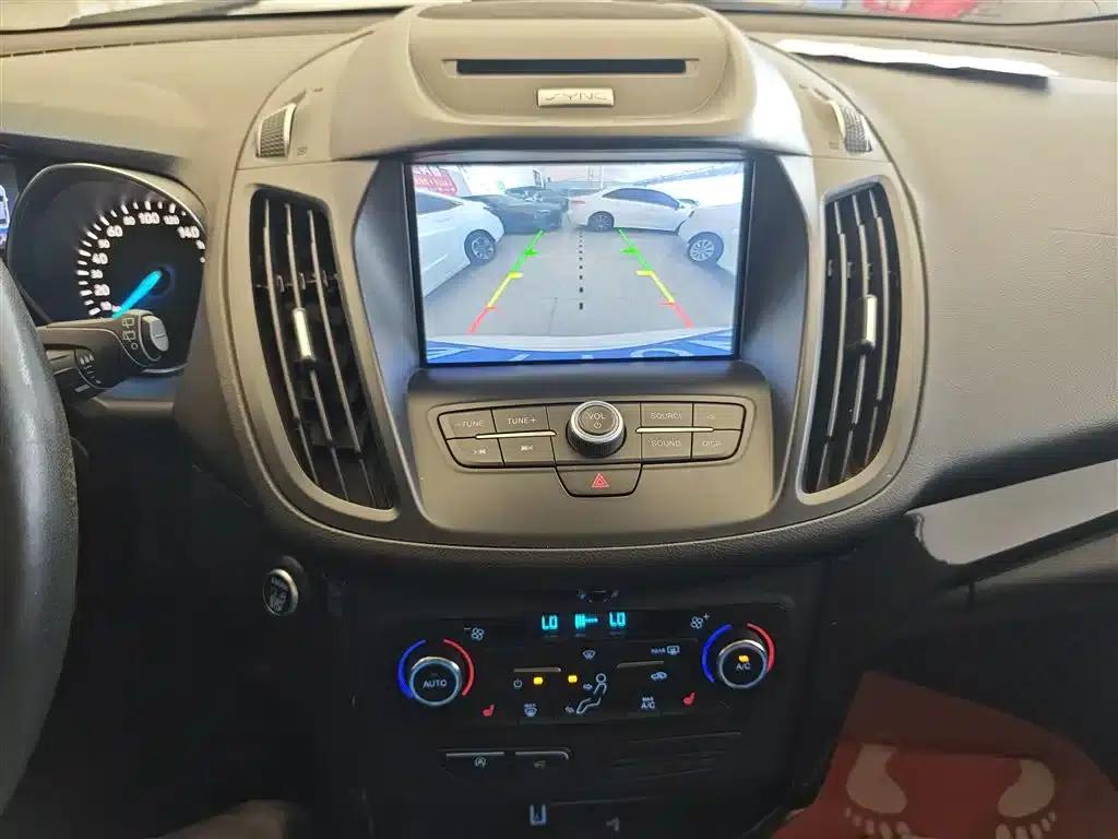 2017 Ford Kuga EcoBoost 245 AWD Luxury Edition — миниатюра 12