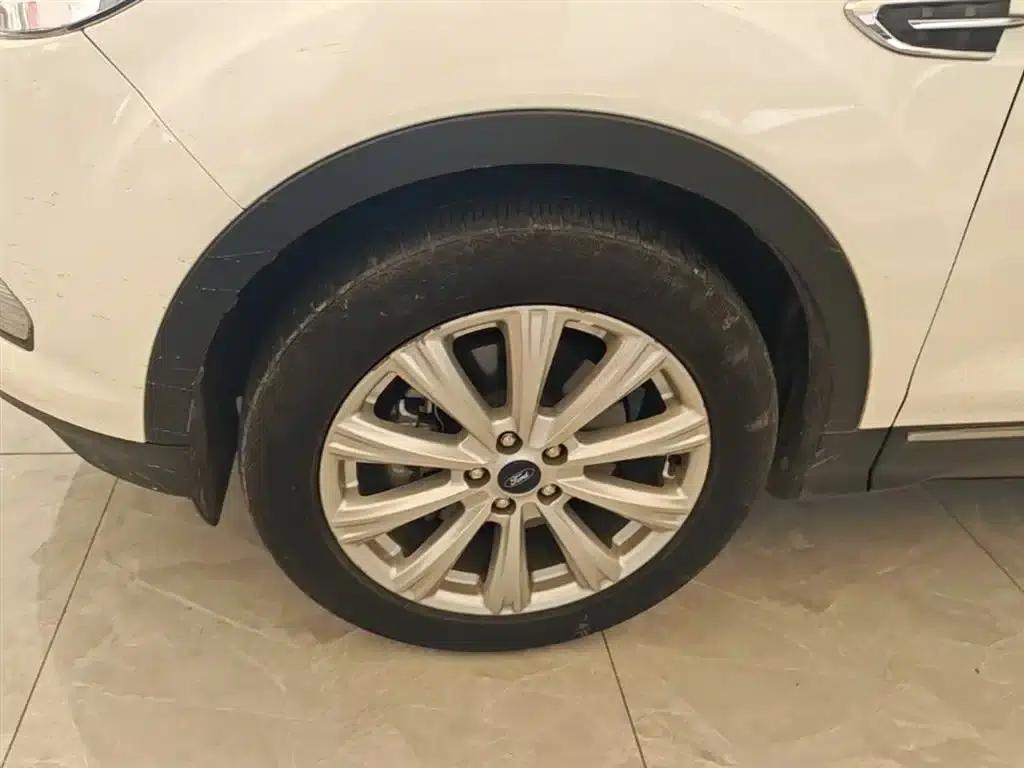 2017 Ford Kuga EcoBoost 245 AWD Luxury Edition — миниатюра 22