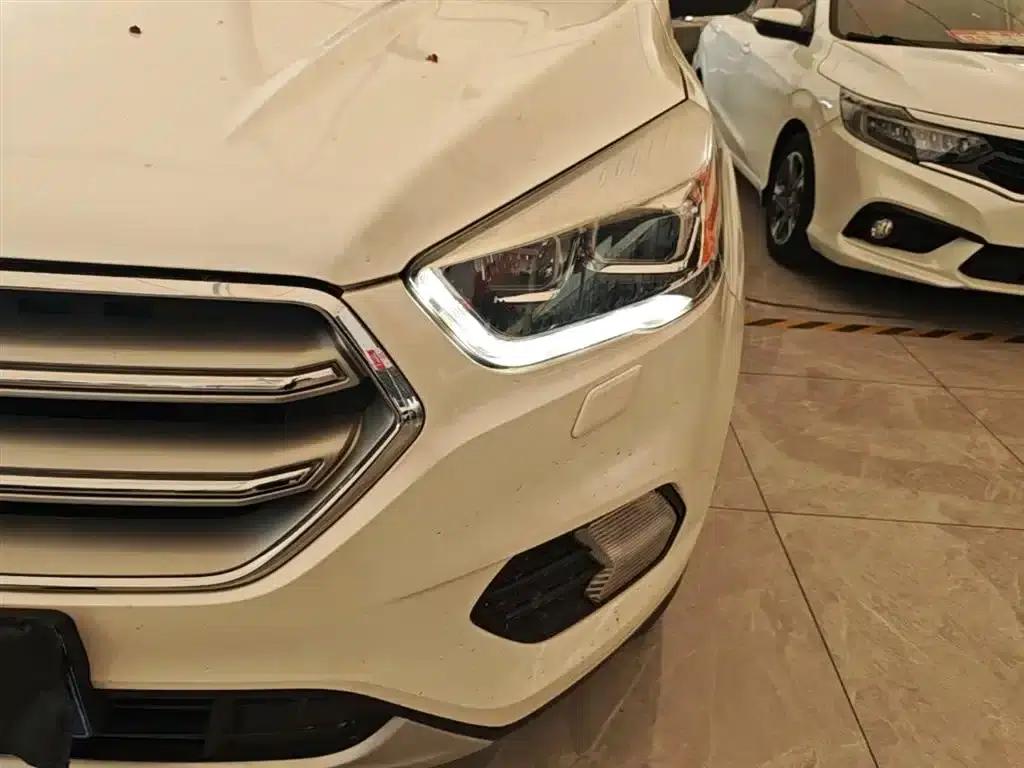2017 Ford Kuga EcoBoost 245 AWD Luxury Edition — миниатюра 23