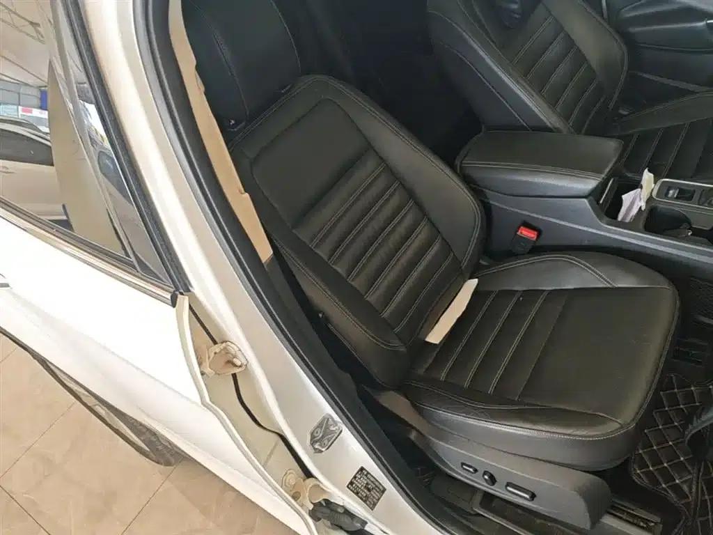 2017 Ford Kuga EcoBoost 245 AWD Luxury Edition — миниатюра 24