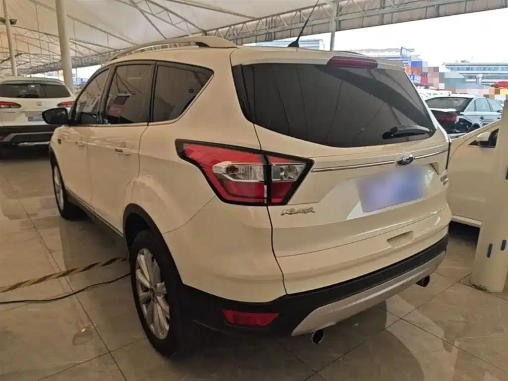 2017 Ford Kuga EcoBoost 245 AWD Luxury Edition — миниатюра 5