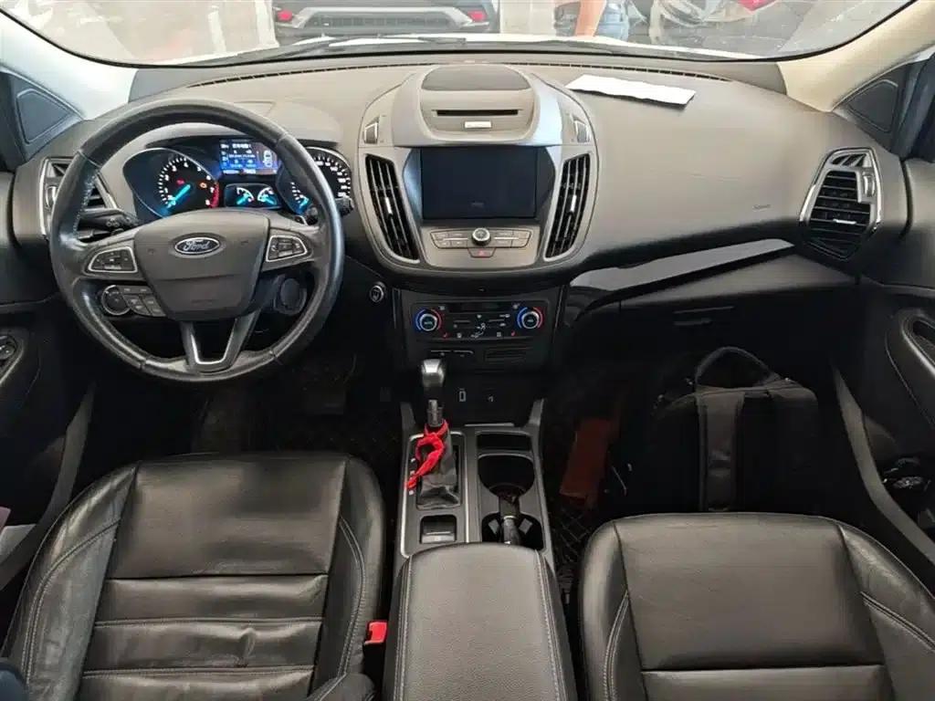 2017 Ford Kuga EcoBoost 245 AWD Luxury Edition — миниатюра 9
