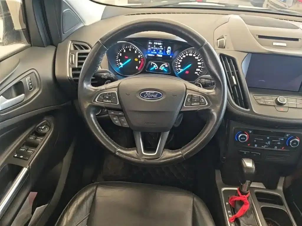 2017 Ford Kuga EcoBoost 245 AWD Luxury Edition — миниатюра 10