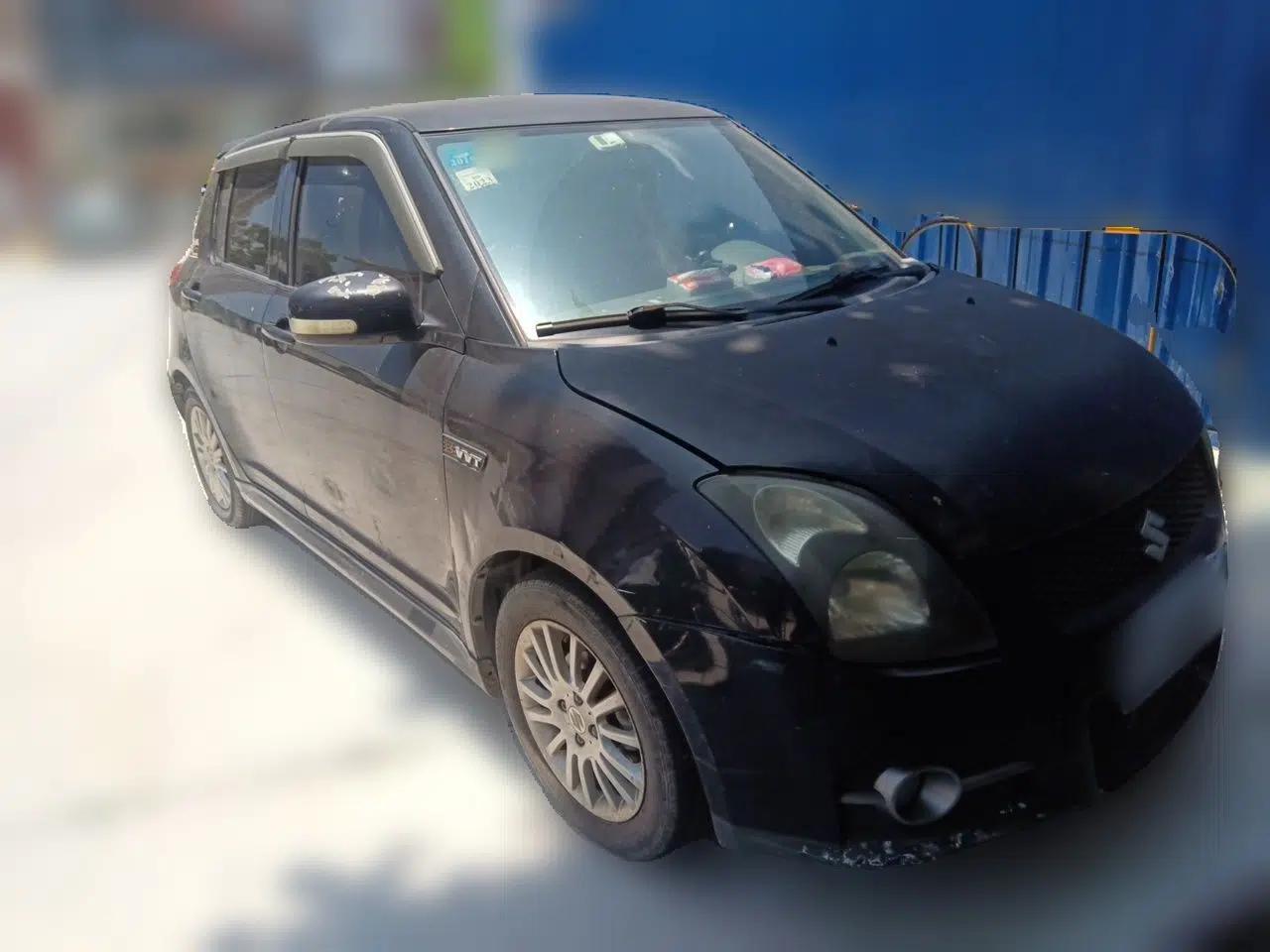 Suzuki Swift 2011 1.5L Manual Fashion Edition — миниатюра 3