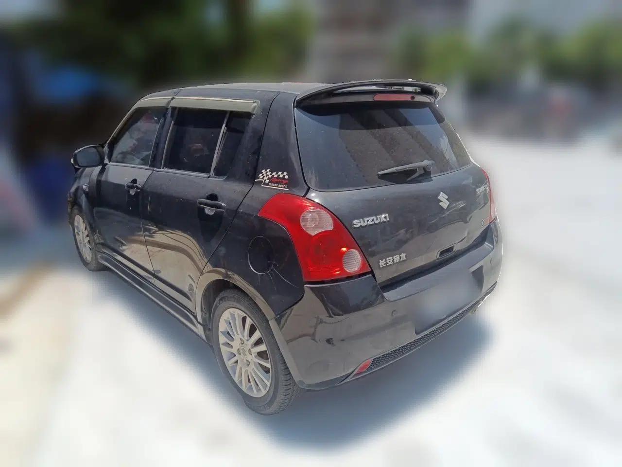 Suzuki Swift 2011 1.5L Manual Fashion Edition — миниатюра 4