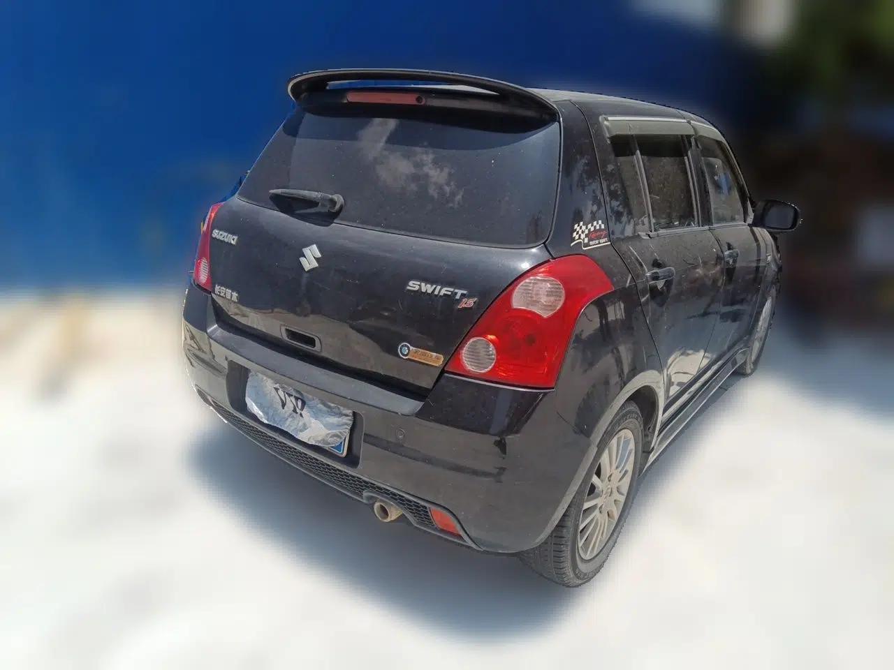 Suzuki Swift 2011 1.5L Manual Fashion Edition — миниатюра 6