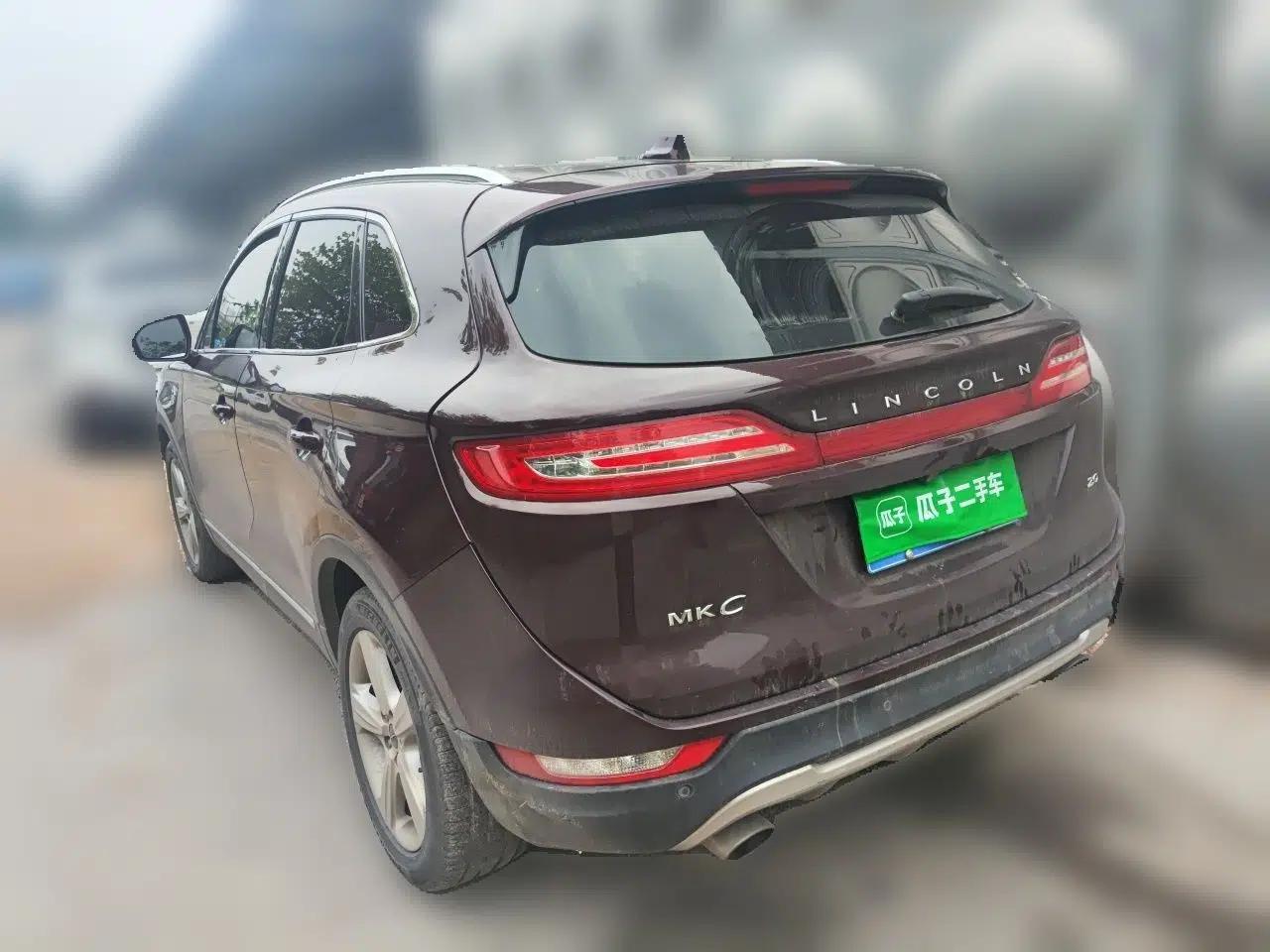 Lincoln MKC 2017 2.0T Two-Wheel Drive Deluxe Edition — миниатюра 4