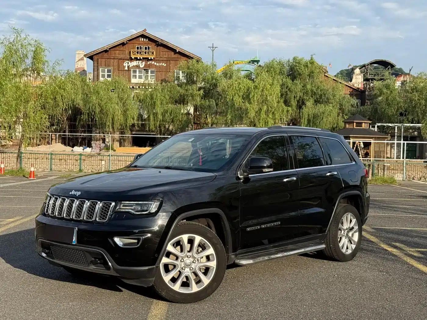 2017 Jeep Grand Cherokee (Imported) 3.0L Elite Navigation Edition — миниатюра 1