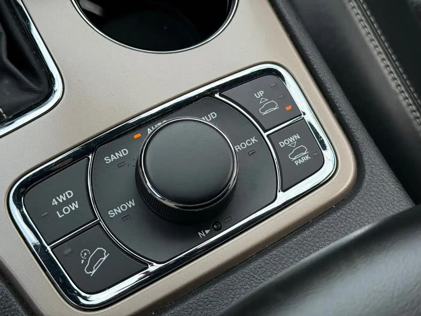 2017 Jeep Grand Cherokee (Imported) 3.0L Elite Navigation Edition — миниатюра 14