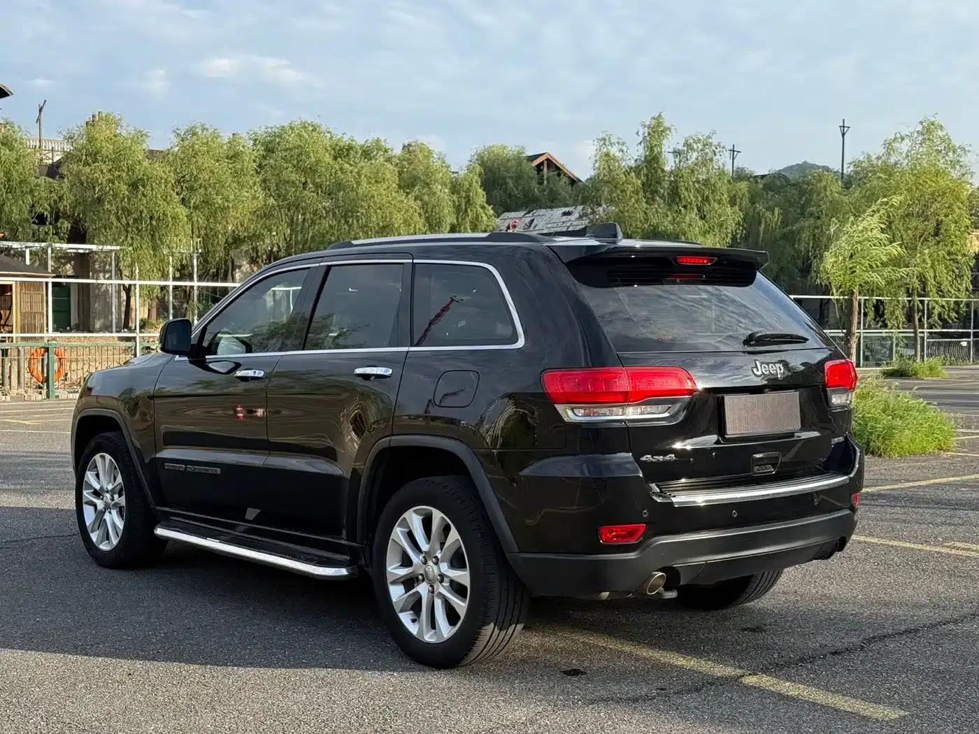 2017 Jeep Grand Cherokee (Imported) 3.0L Elite Navigation Edition — миниатюра 4