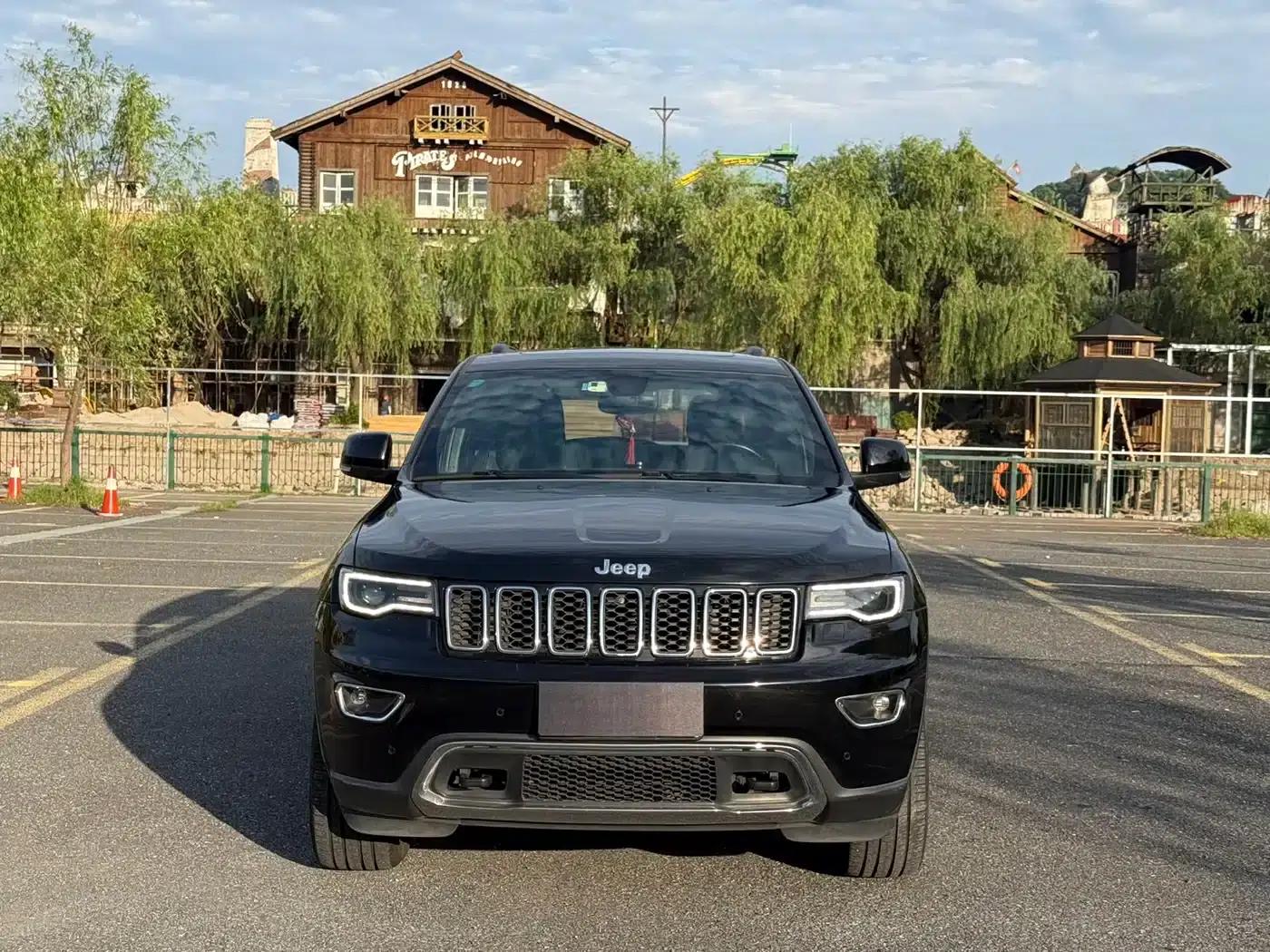 2017 Jeep Grand Cherokee (Imported) 3.0L Elite Navigation Edition — миниатюра 5