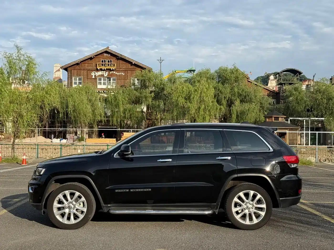 2017 Jeep Grand Cherokee (Imported) 3.0L Elite Navigation Edition — миниатюра 6