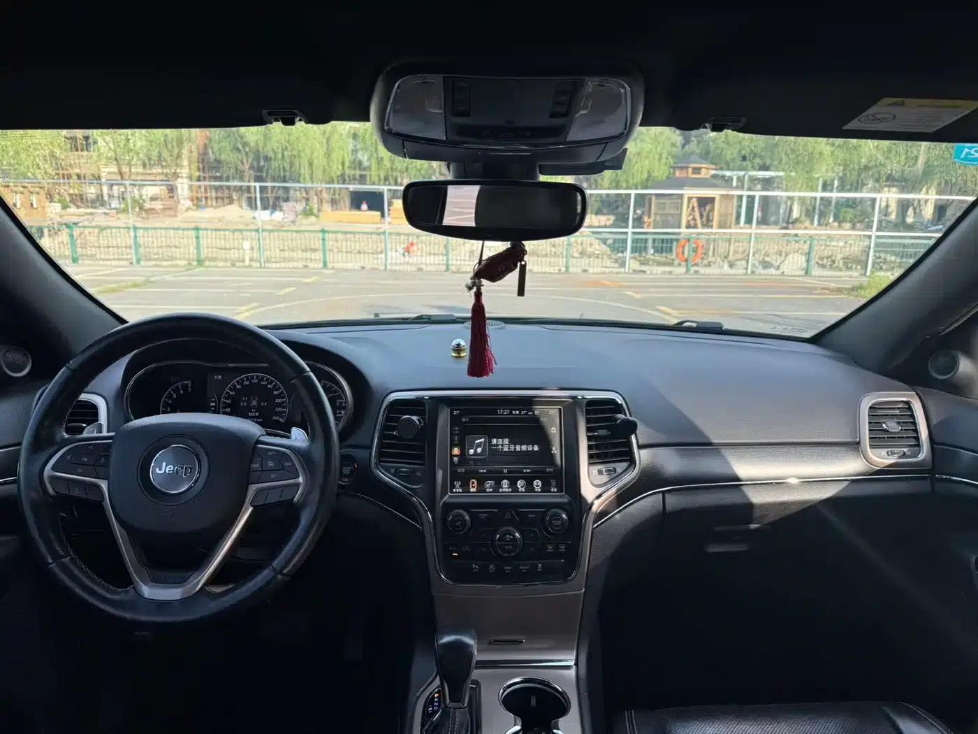 2017 Jeep Grand Cherokee (Imported) 3.0L Elite Navigation Edition — миниатюра 8