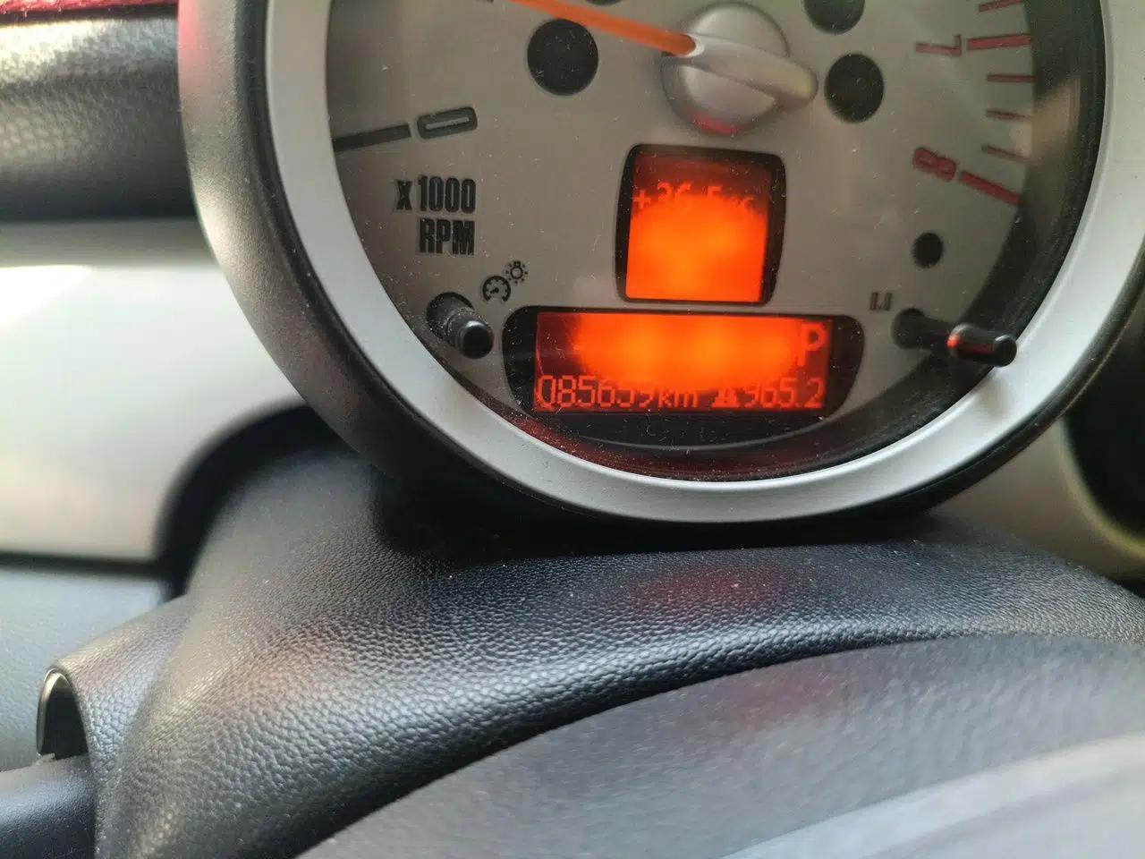 MINI 2010 1.6L COOPER Cheer — миниатюра 12