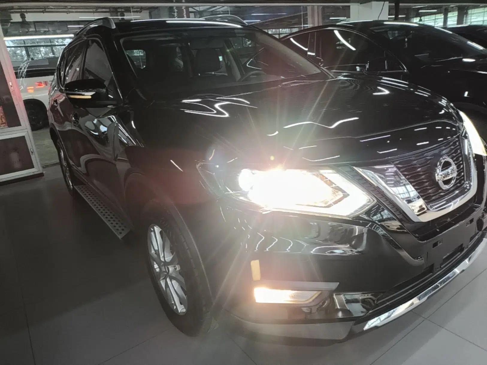 Nissan X-Trail 2017 2.0L CVT Comfort Edition 2WD — миниатюра 3