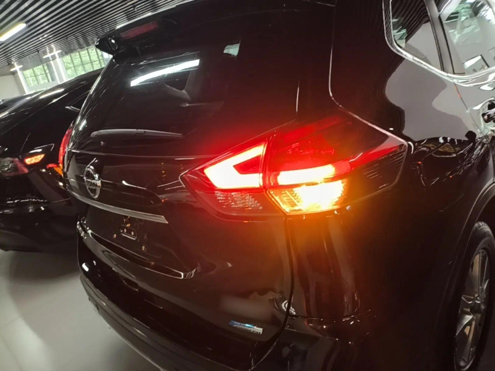 Nissan X-Trail 2017 2.0L CVT Comfort Edition 2WD — миниатюра 5