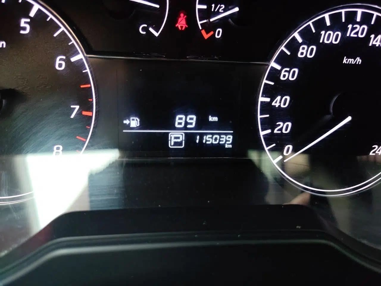 Nissan Tiida 2016 1.6L CVT Cool Dynamic Edition — миниатюра 12
