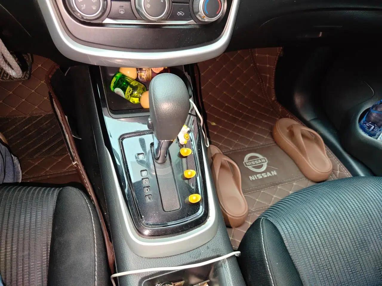 Nissan Tiida 2016 1.6L CVT Cool Dynamic Edition — миниатюра 14